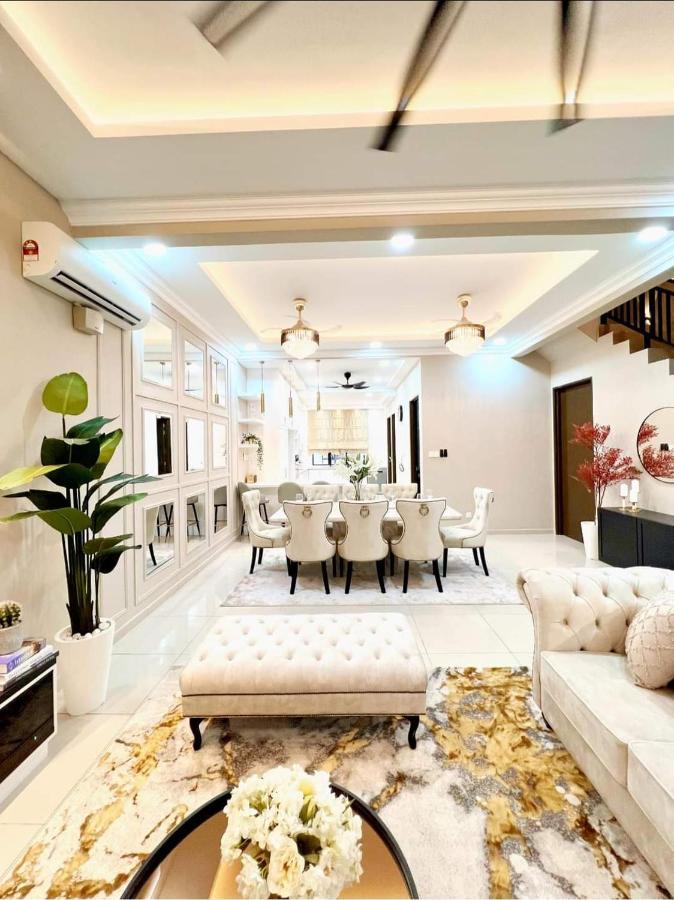 Faridz Homestay At Myra Saujana Kampong Simpang Empat ภายนอก รูปภาพ