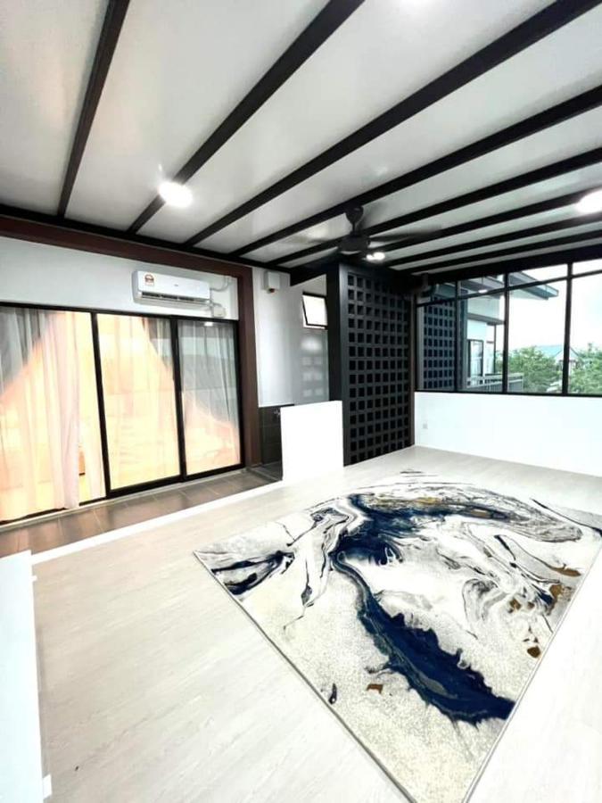 Faridz Homestay At Myra Saujana Kampong Simpang Empat ภายนอก รูปภาพ