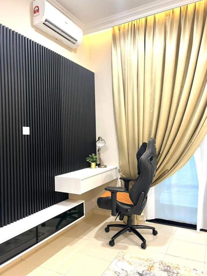 Faridz Homestay At Myra Saujana Kampong Simpang Empat ภายนอก รูปภาพ
