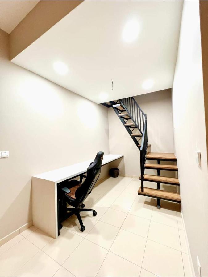 Faridz Homestay At Myra Saujana Kampong Simpang Empat ภายนอก รูปภาพ