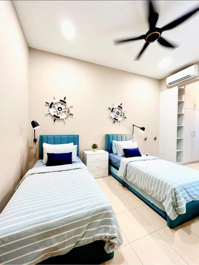 Faridz Homestay At Myra Saujana Kampong Simpang Empat ภายนอก รูปภาพ