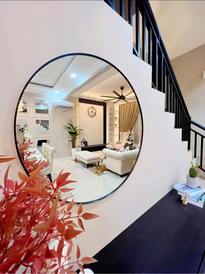 Faridz Homestay At Myra Saujana Kampong Simpang Empat ภายนอก รูปภาพ