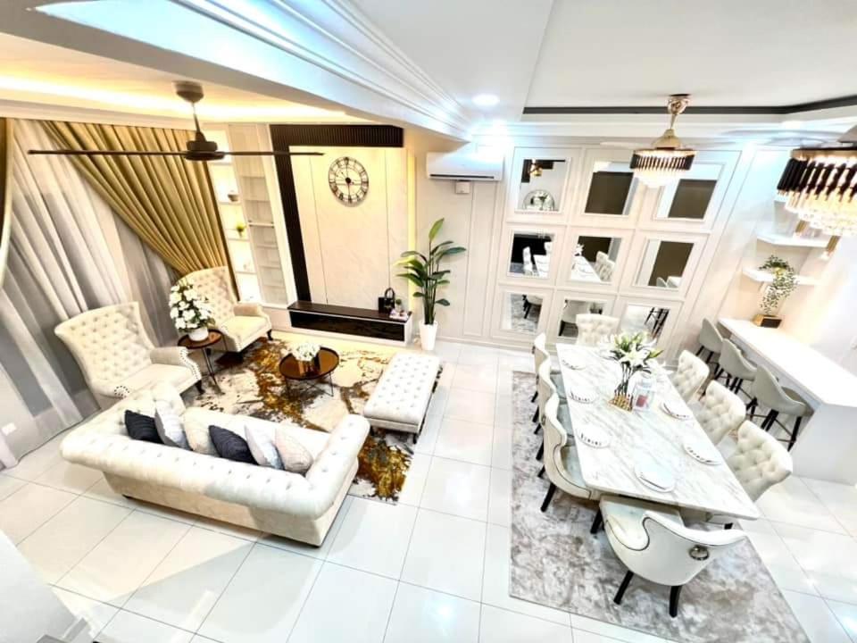 Faridz Homestay At Myra Saujana Kampong Simpang Empat ภายนอก รูปภาพ