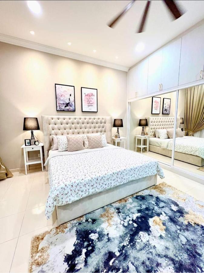Faridz Homestay At Myra Saujana Kampong Simpang Empat ภายนอก รูปภาพ